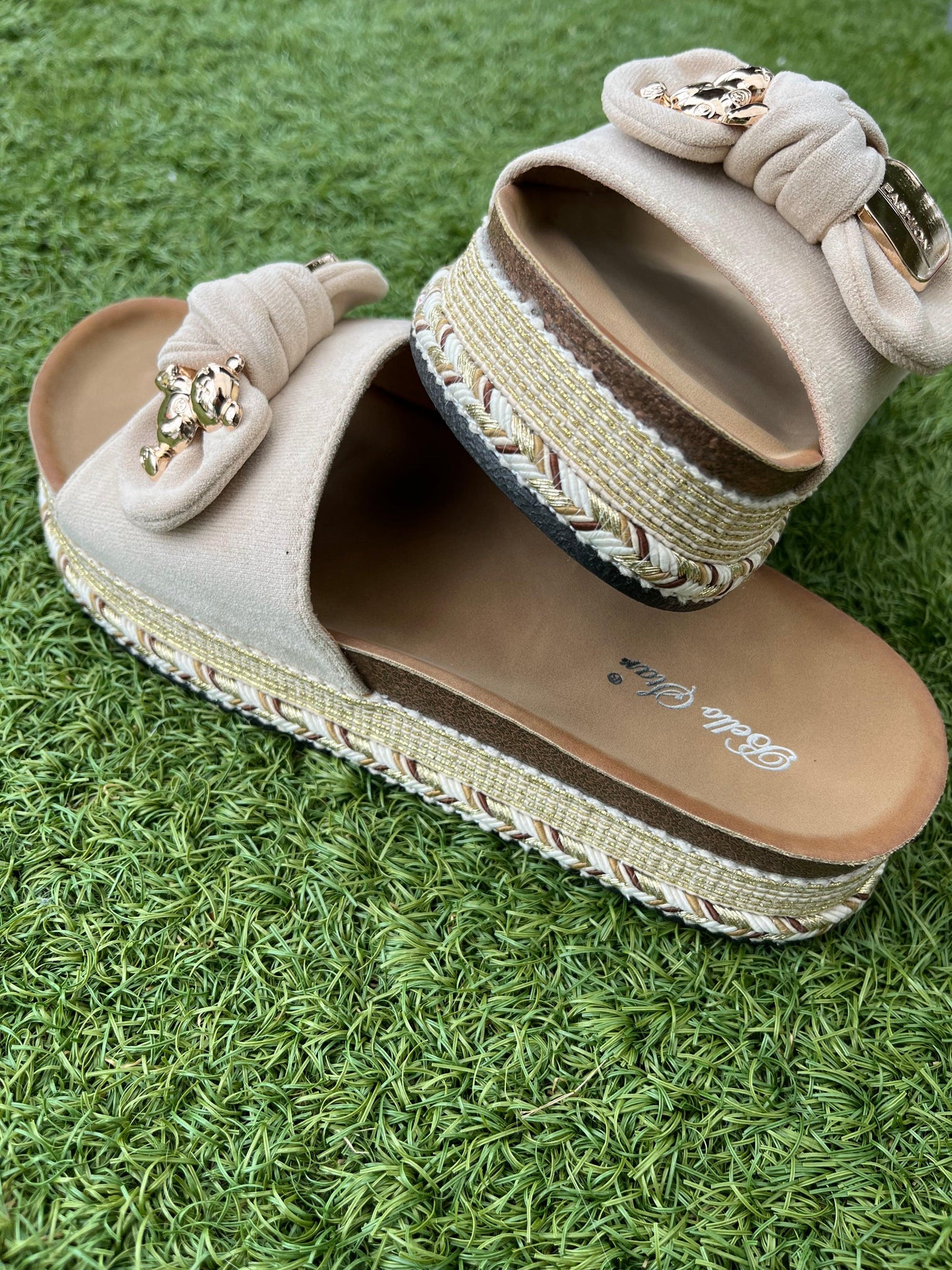 Claquettes beige - Seizecollection