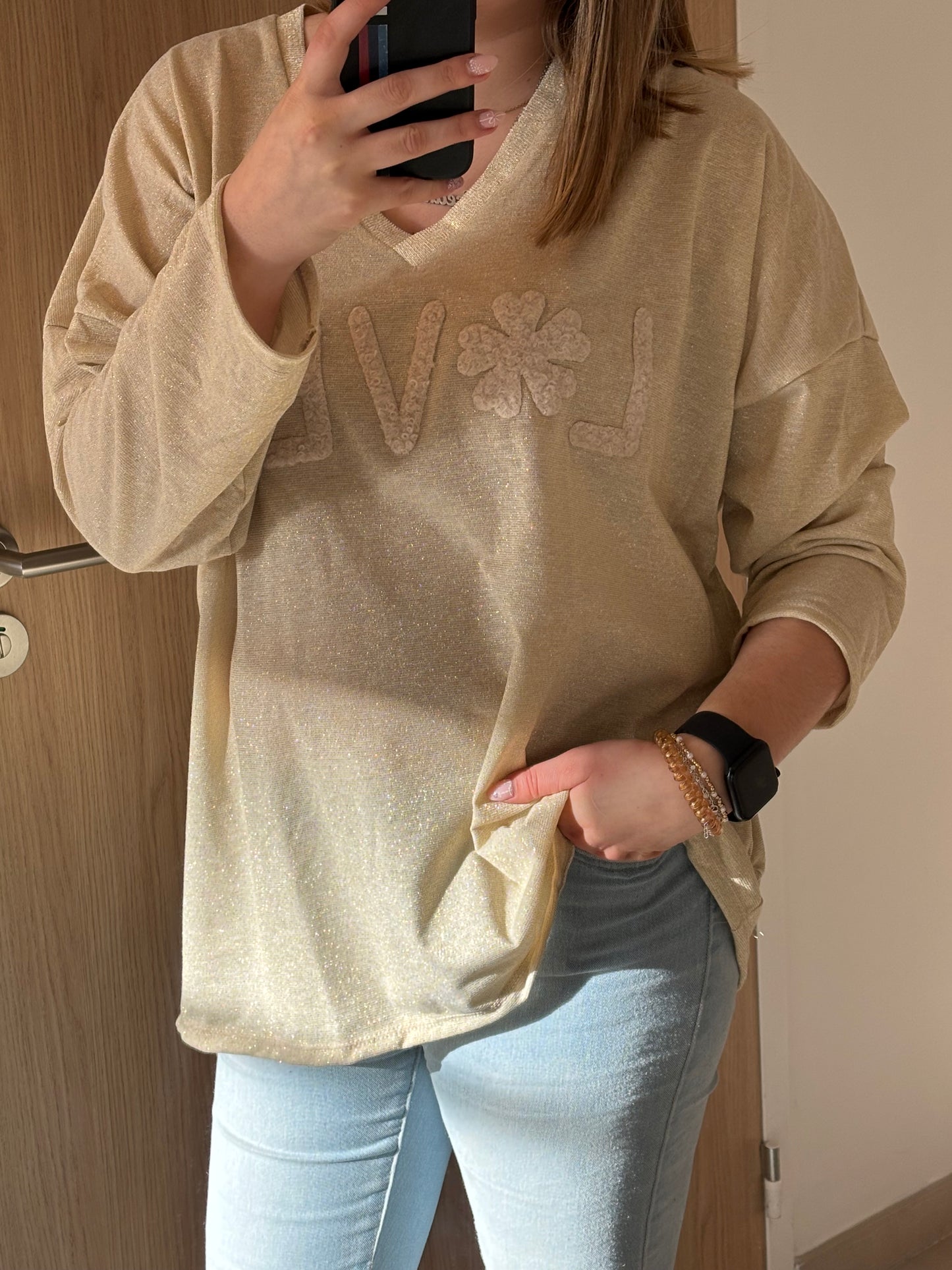 Pull doré love