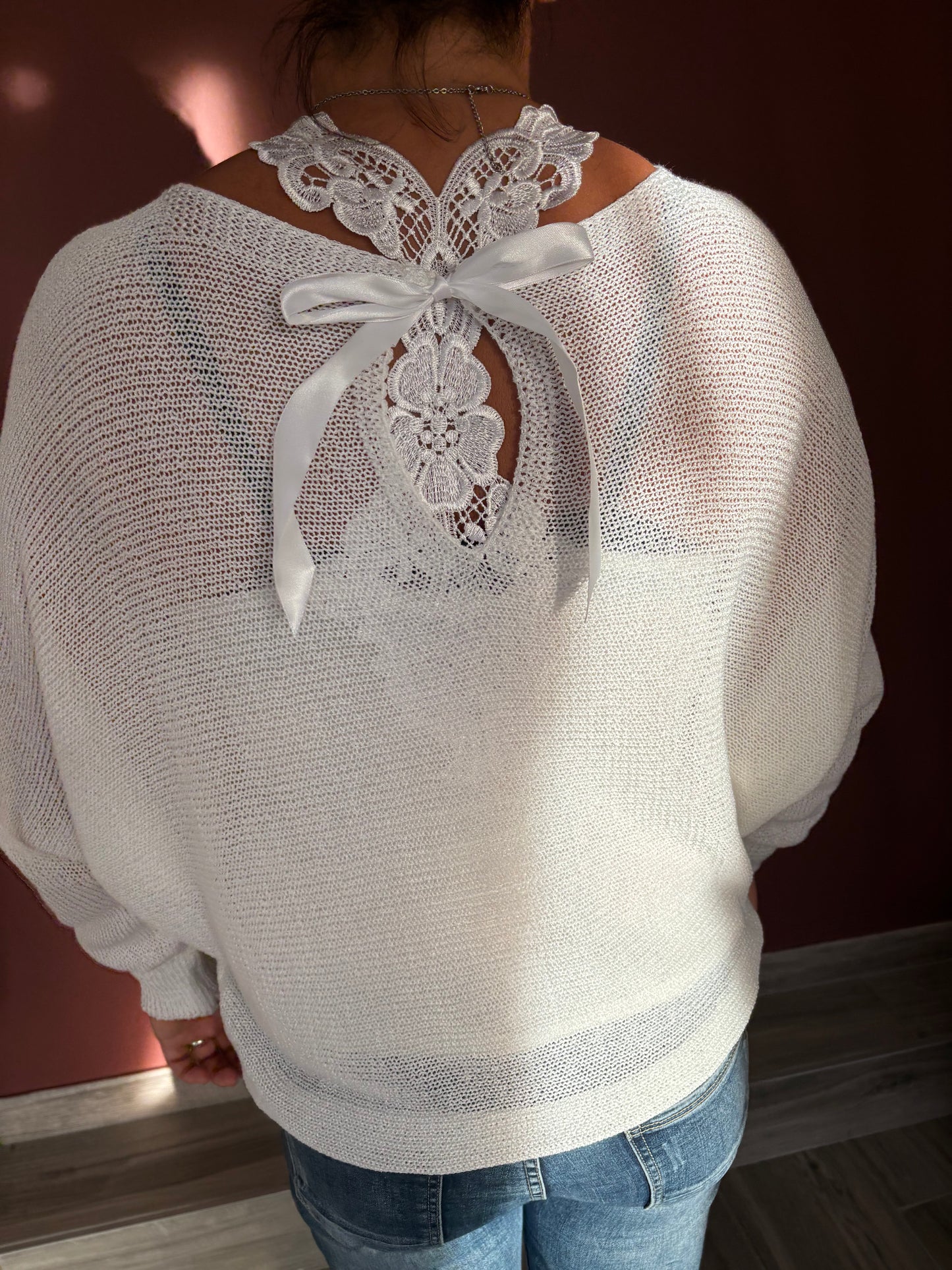 Pull noeuds blanc