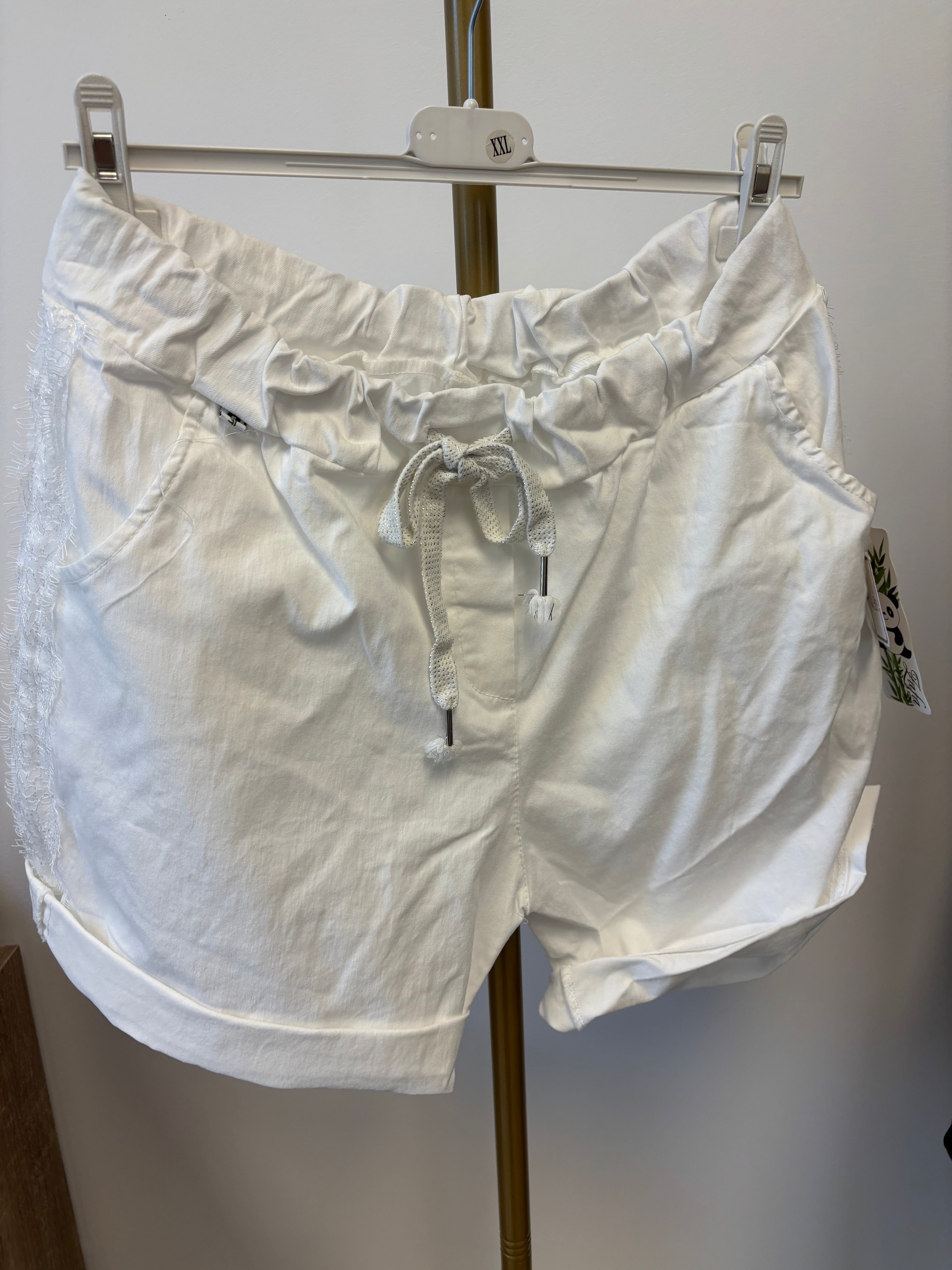 Short magique dentelle