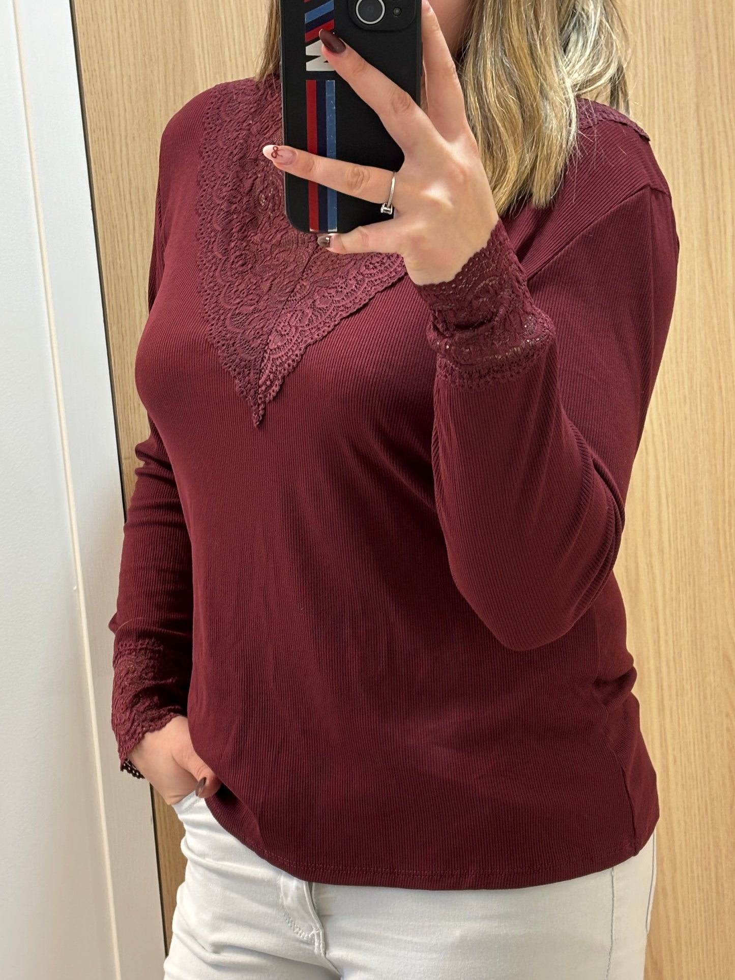 Sous pull en dentelle (plusieurs coloris)