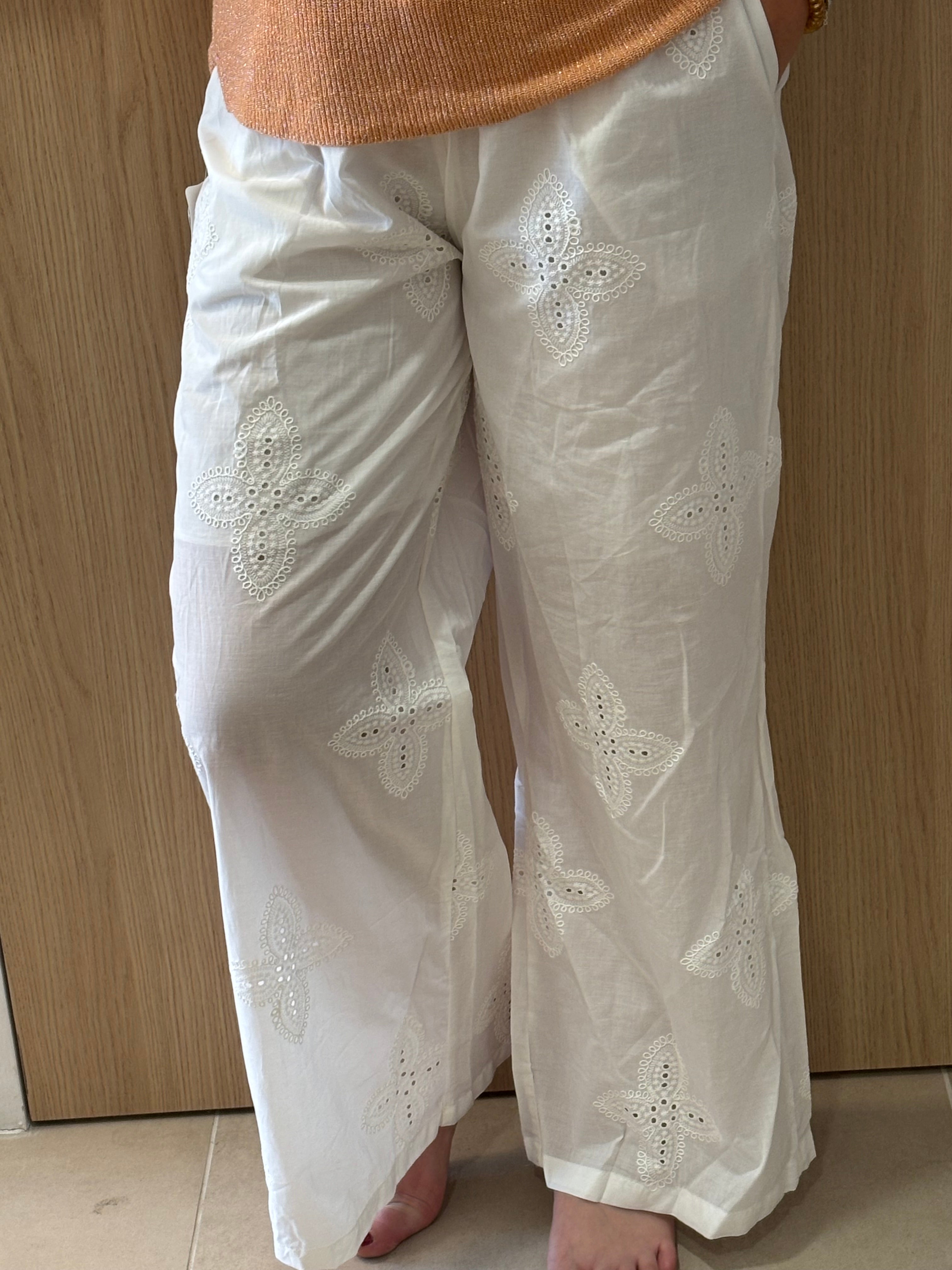 Pantalon à broderie