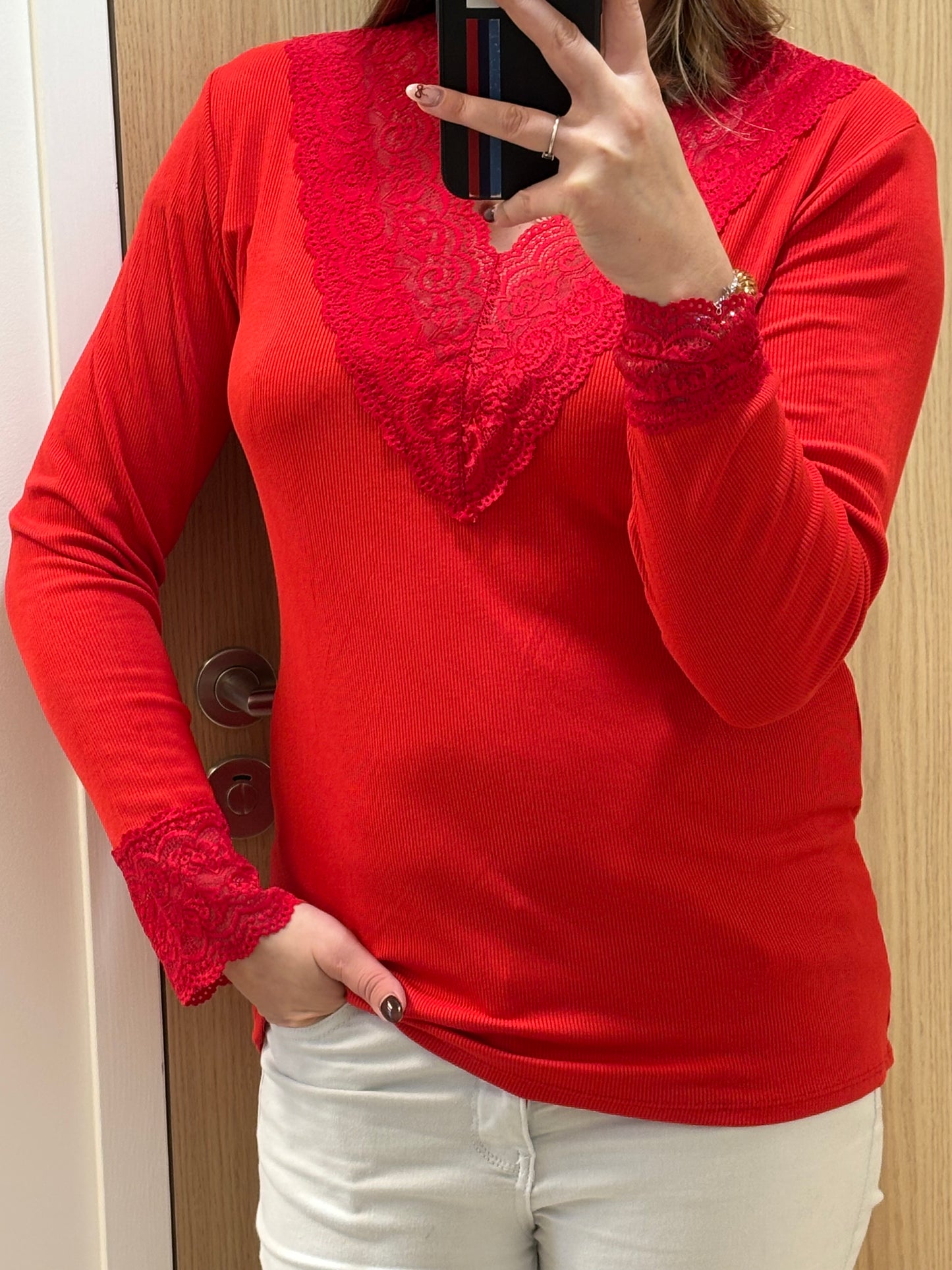 Sous pull en dentelle (plusieurs coloris)