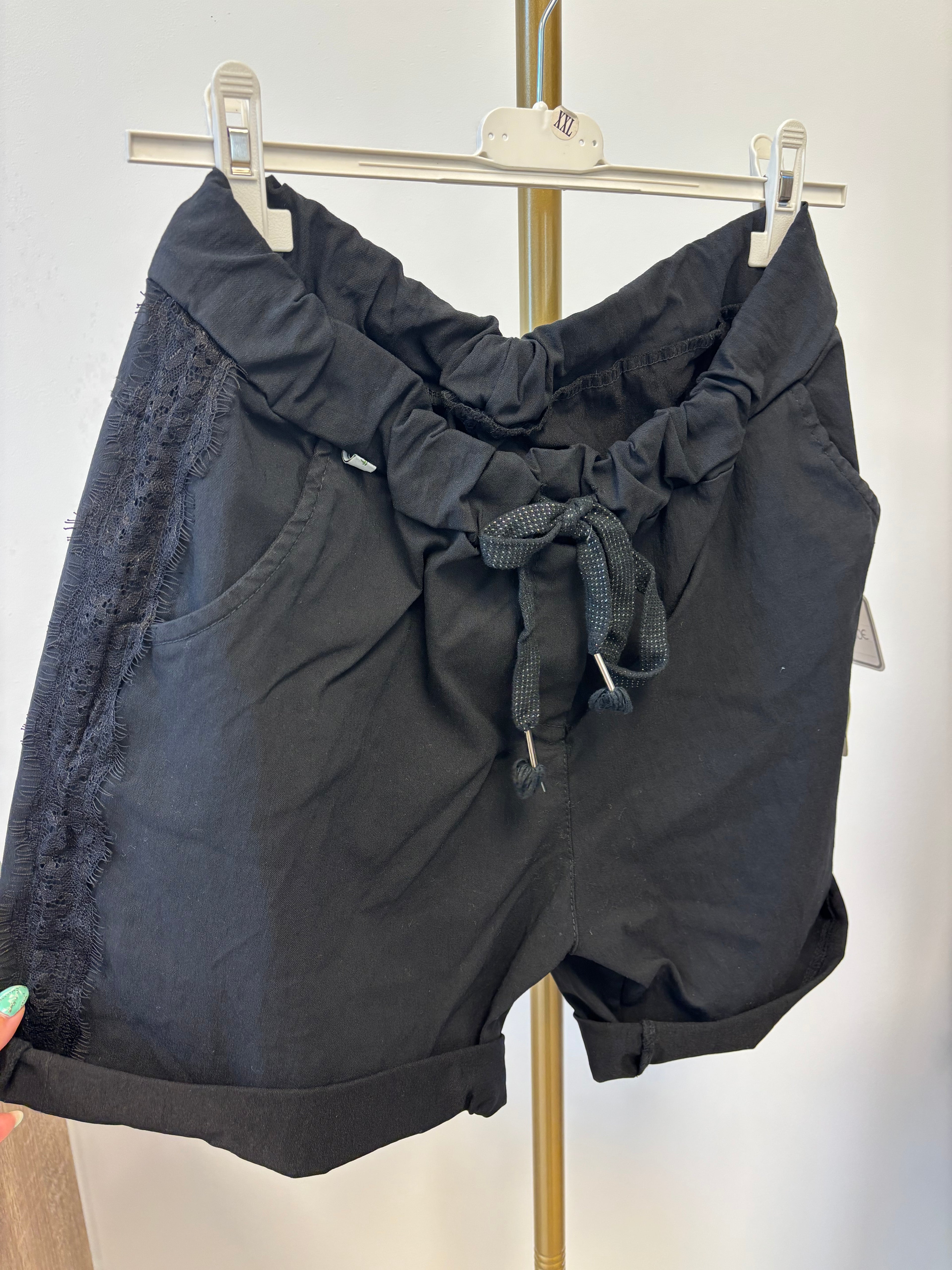 Short magique dentelle
