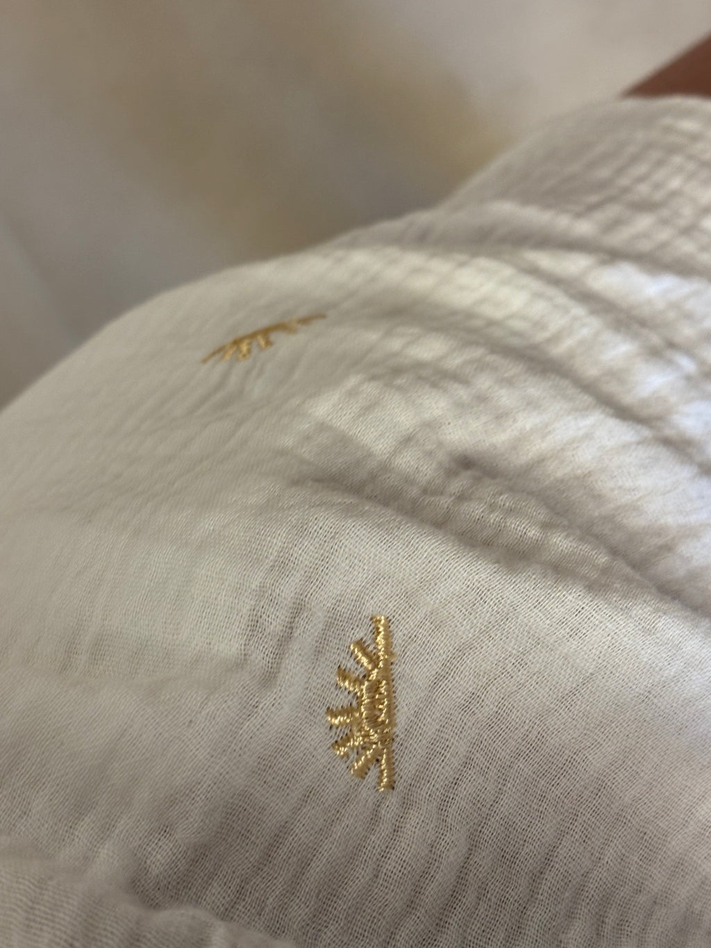 Short Gaze De Coton Brodé Avec Motifs Soleils