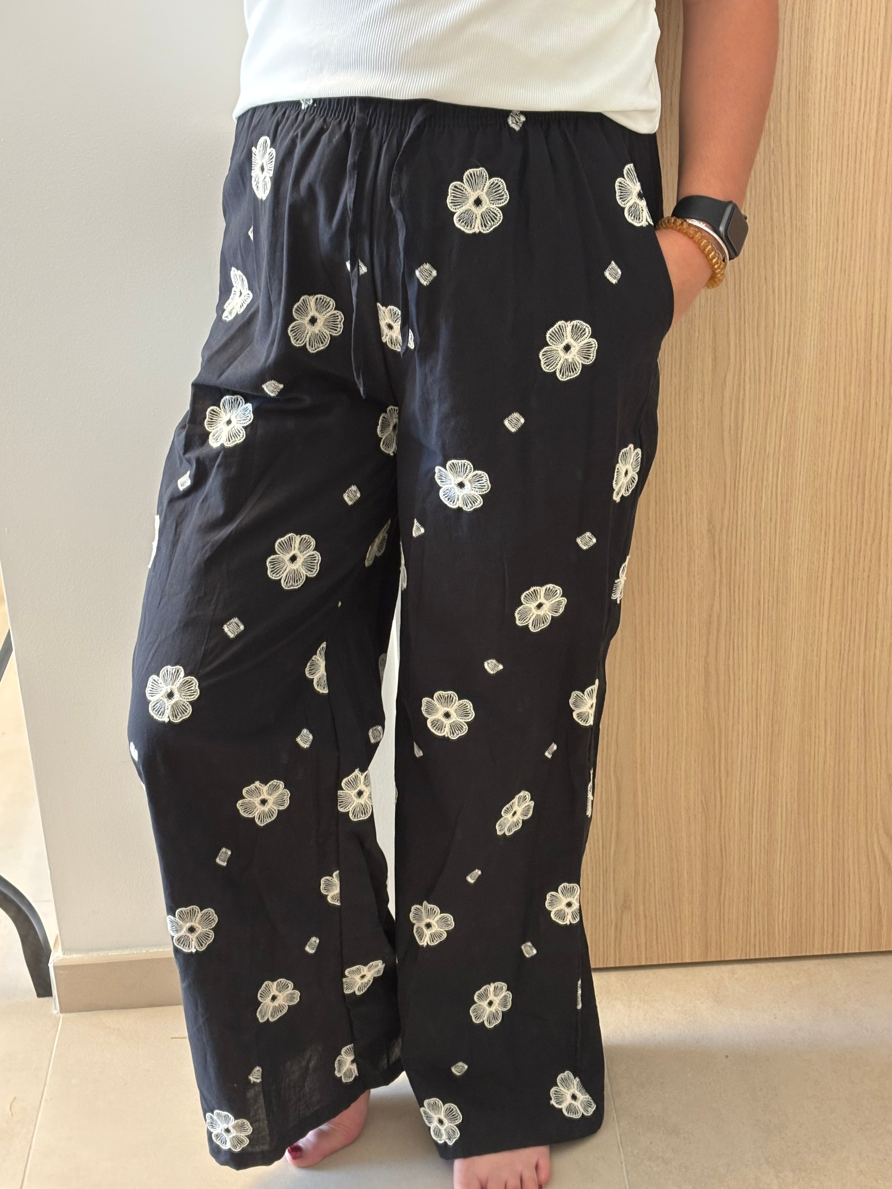 Pantalon à broderie