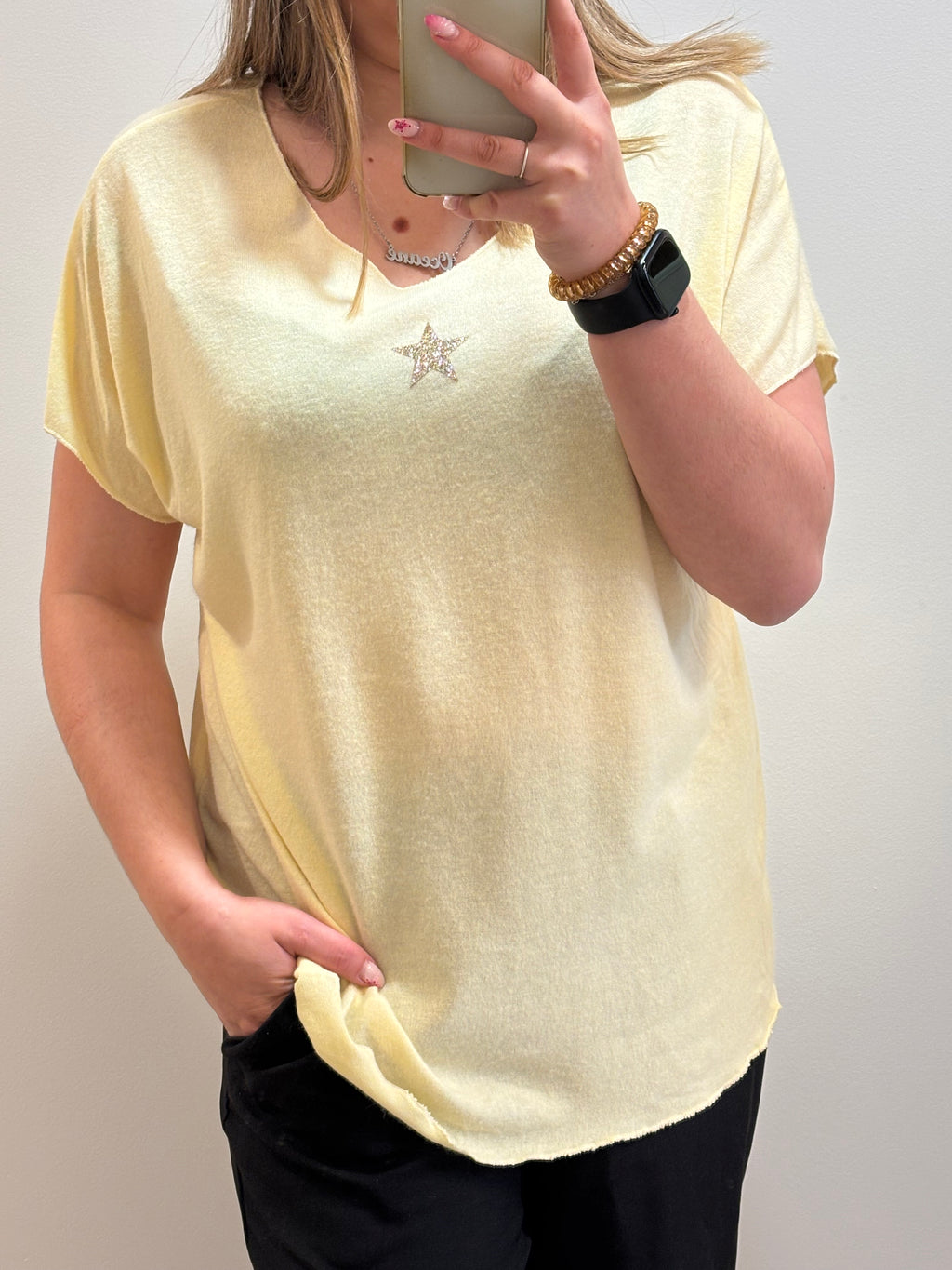 Tee-shirt Étoile – L’indispensable lumineux de l’été ☀️