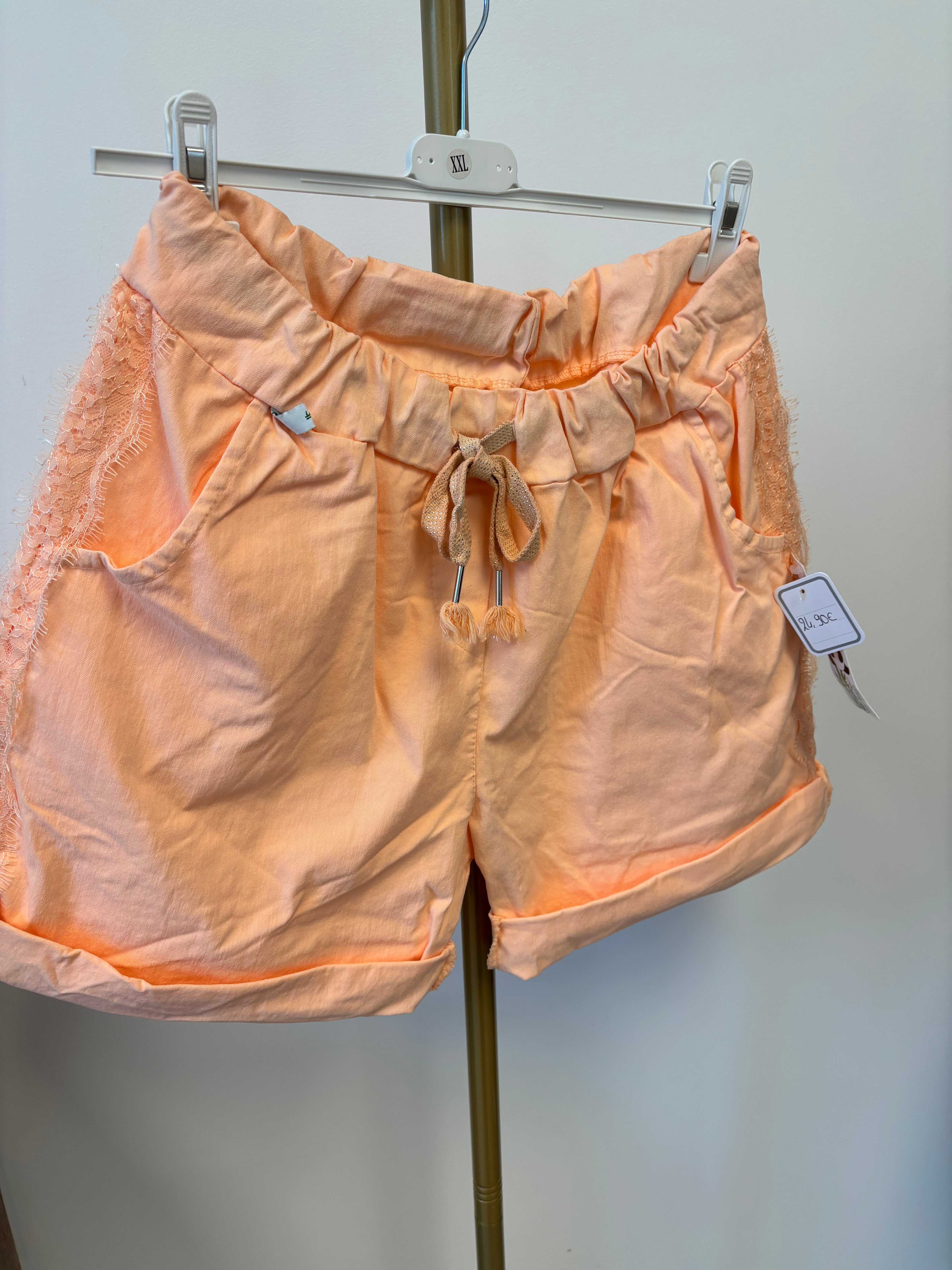 Short magique dentelle