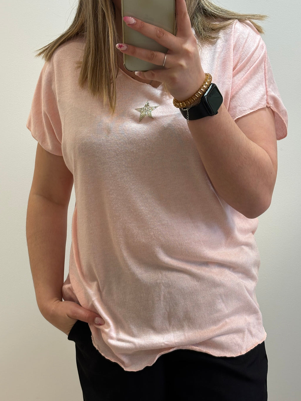 Tee-shirt Étoile – L’indispensable lumineux de l’été ☀️