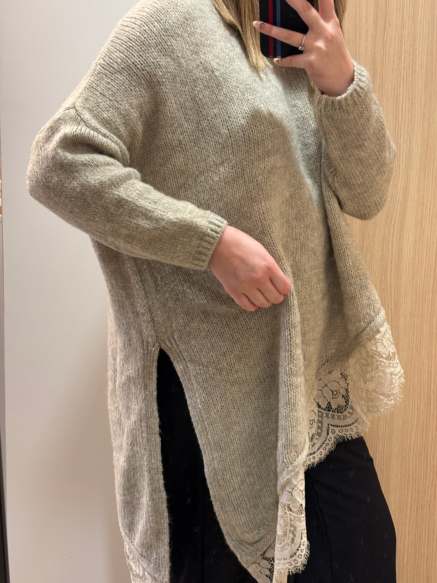 pull dentelle asymétrique (plusieurs coloris)