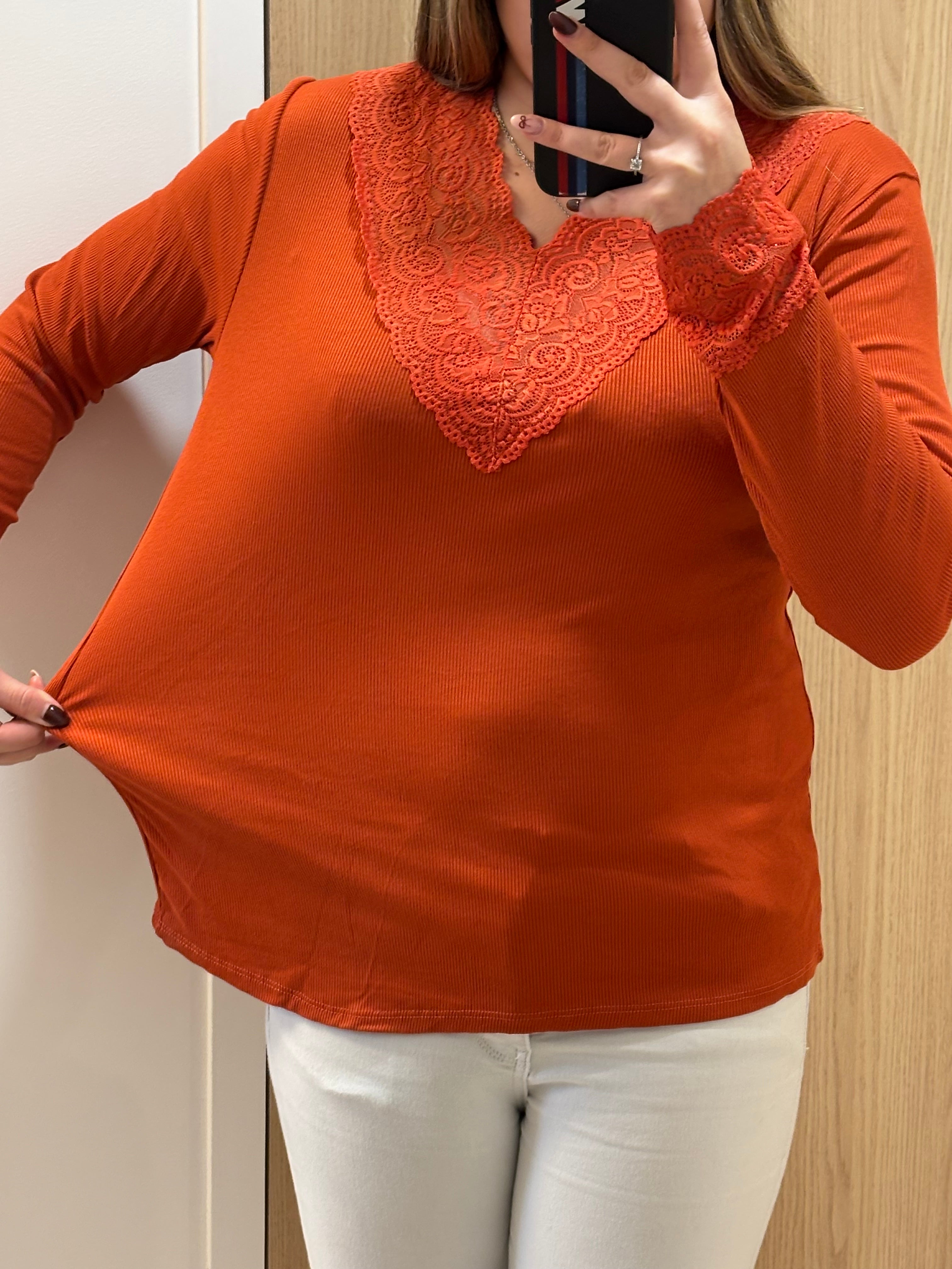 Sous pull en dentelle (plusieurs coloris)